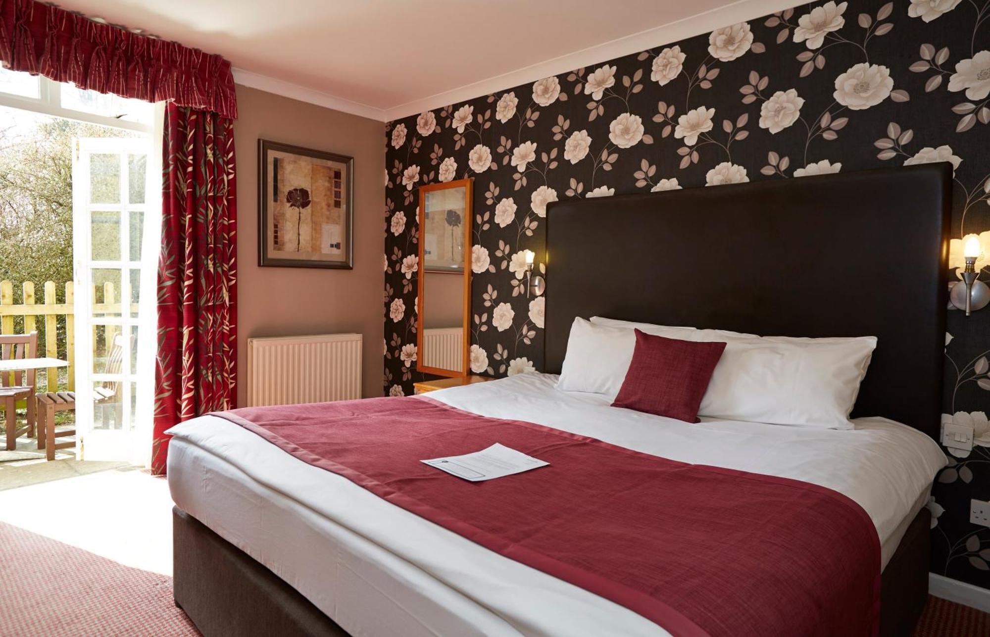 Royal George By Greene King Hotel 3*