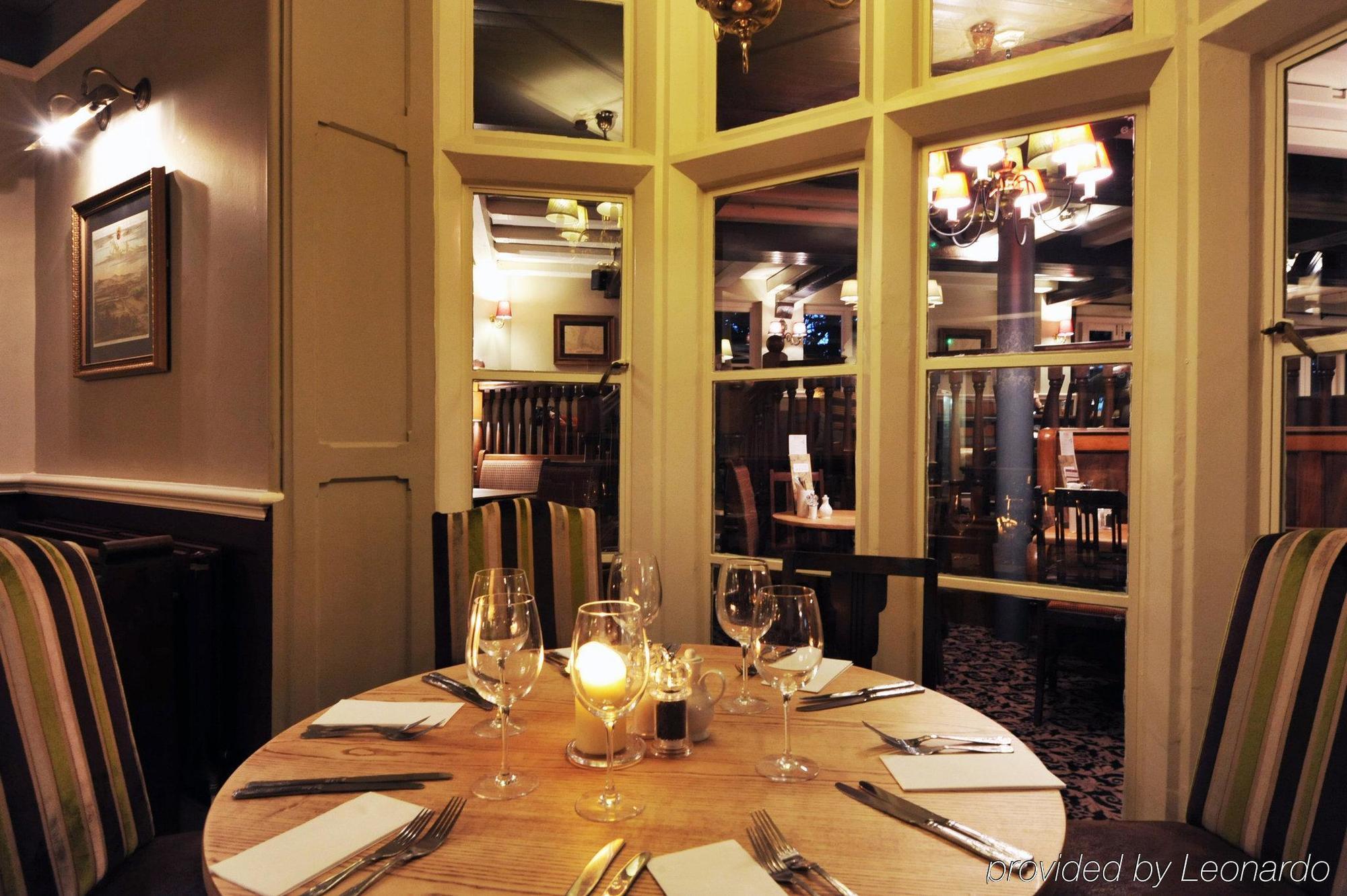 Royal George By Greene King 3*