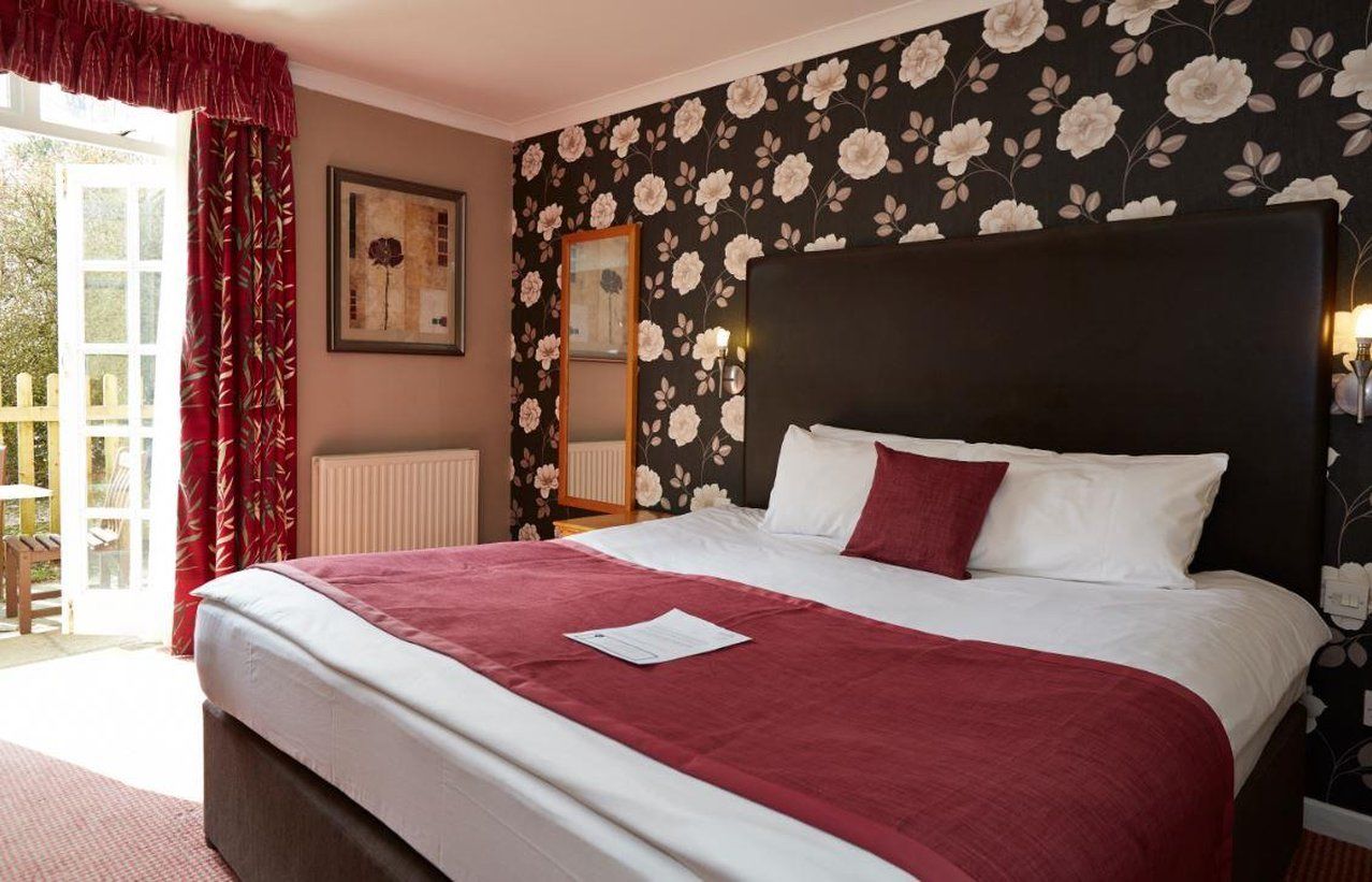 Hotel Royal George By Greene King 3*